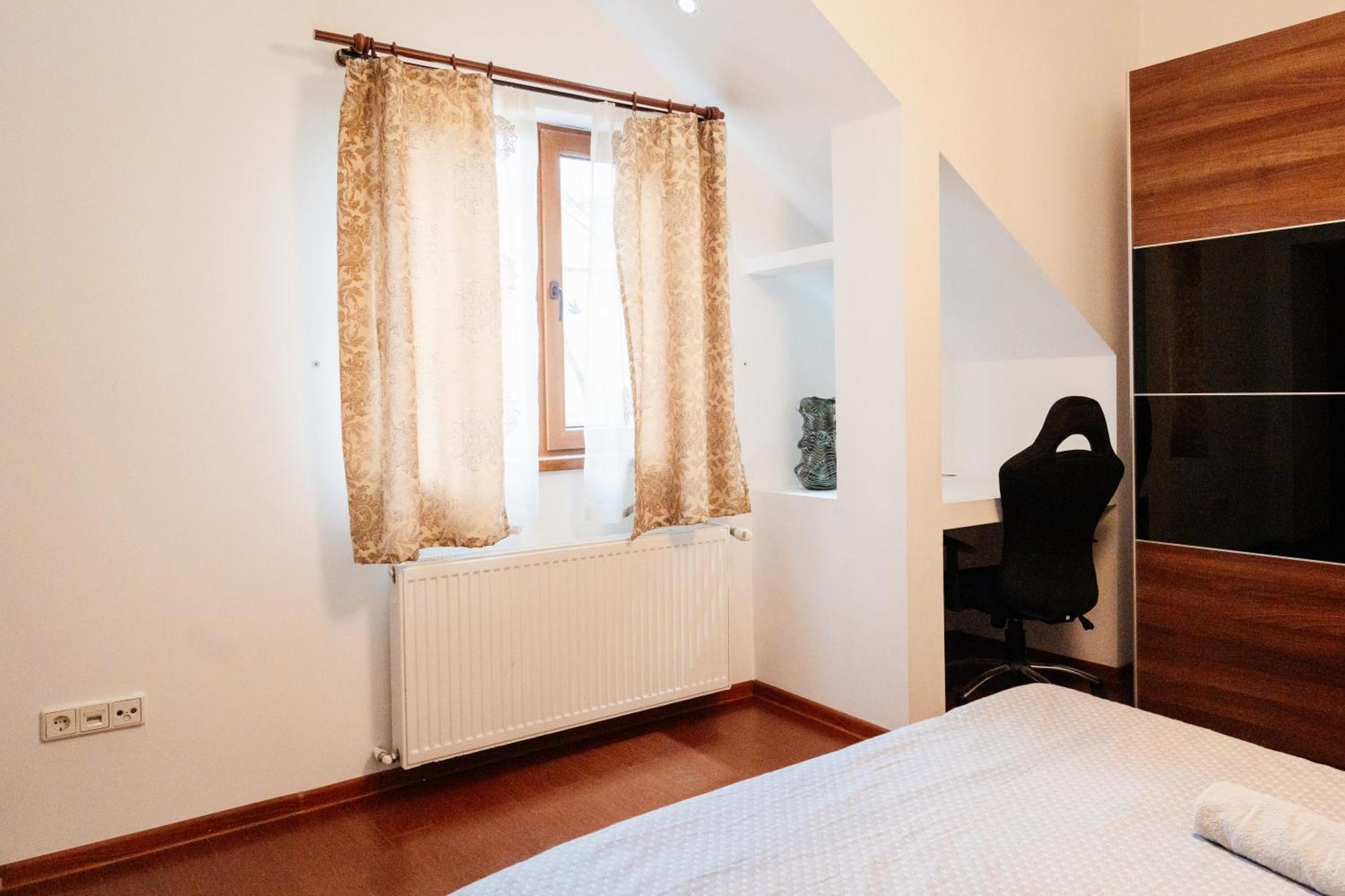 Maan Central Apartment Pet Friendly Location Brasov Ngoại thất bức ảnh